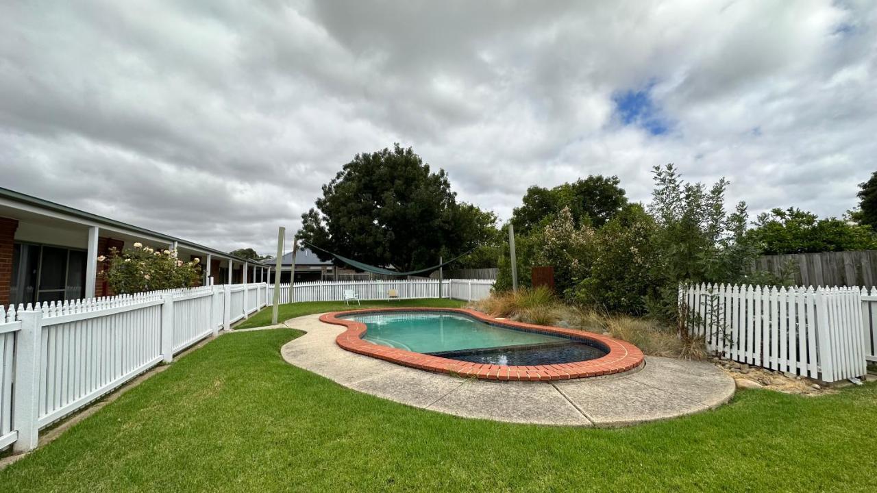 ג'ילונג Rose Garden Motel מראה חיצוני תמונה